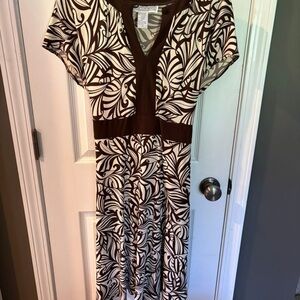 Jessica Howard Brown and White Patterned Maxi Dress